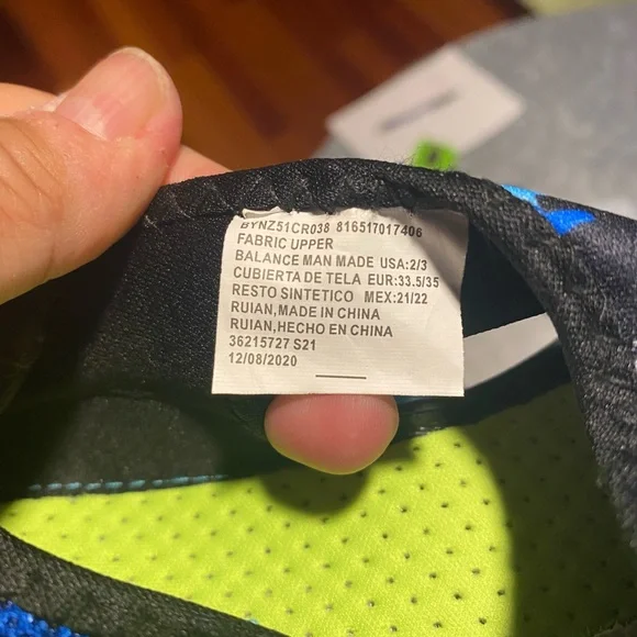 Newts blue green sharks boys, water shoes, size 2/3 adjustable strap - Picture 6 of 6